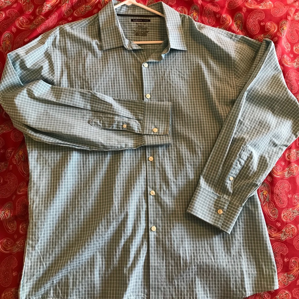 👔 Men’s Dress Shirt 👔
